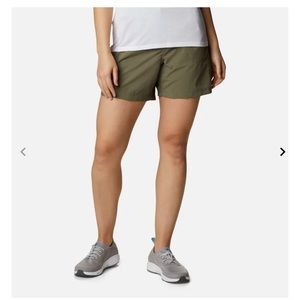 Columbia sandy river cargo shorts, stone green size XL